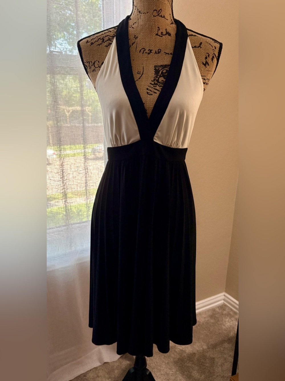 MAGGY LONDON : Black White Halter Dress Size 6 Colorblock Midi Cocktail Dress